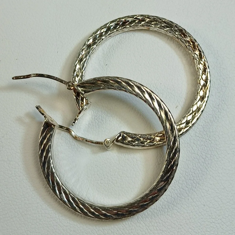 Vintage 1990s Sterling Silver Textured Diamond Cut Hoop Earrings Thailand 1.25